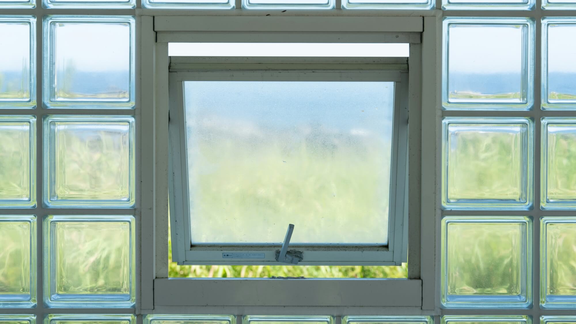 Limitations of Air Purifiers 공기청정기보다 환기가 더 중요한 이유